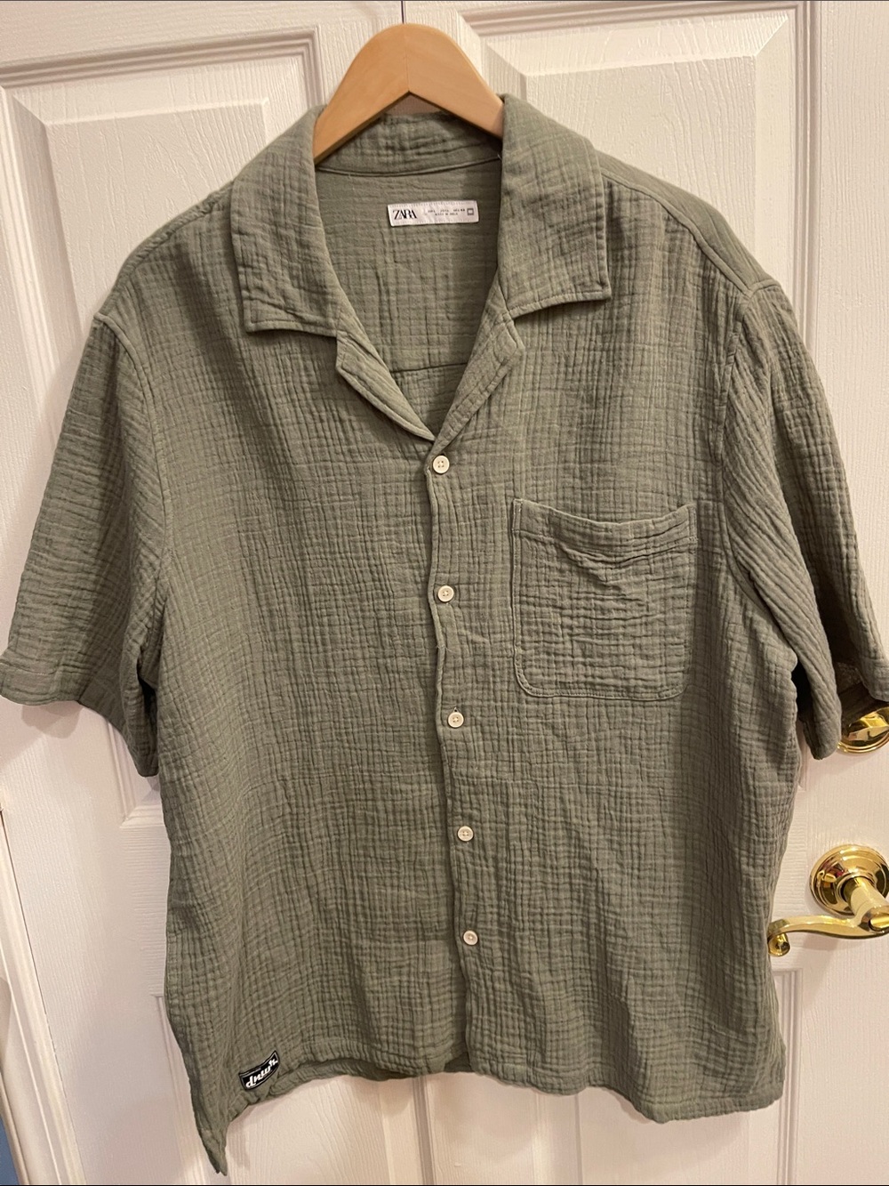 Zara Sage Green Textured Short-Sleeve Button-Up Shirt